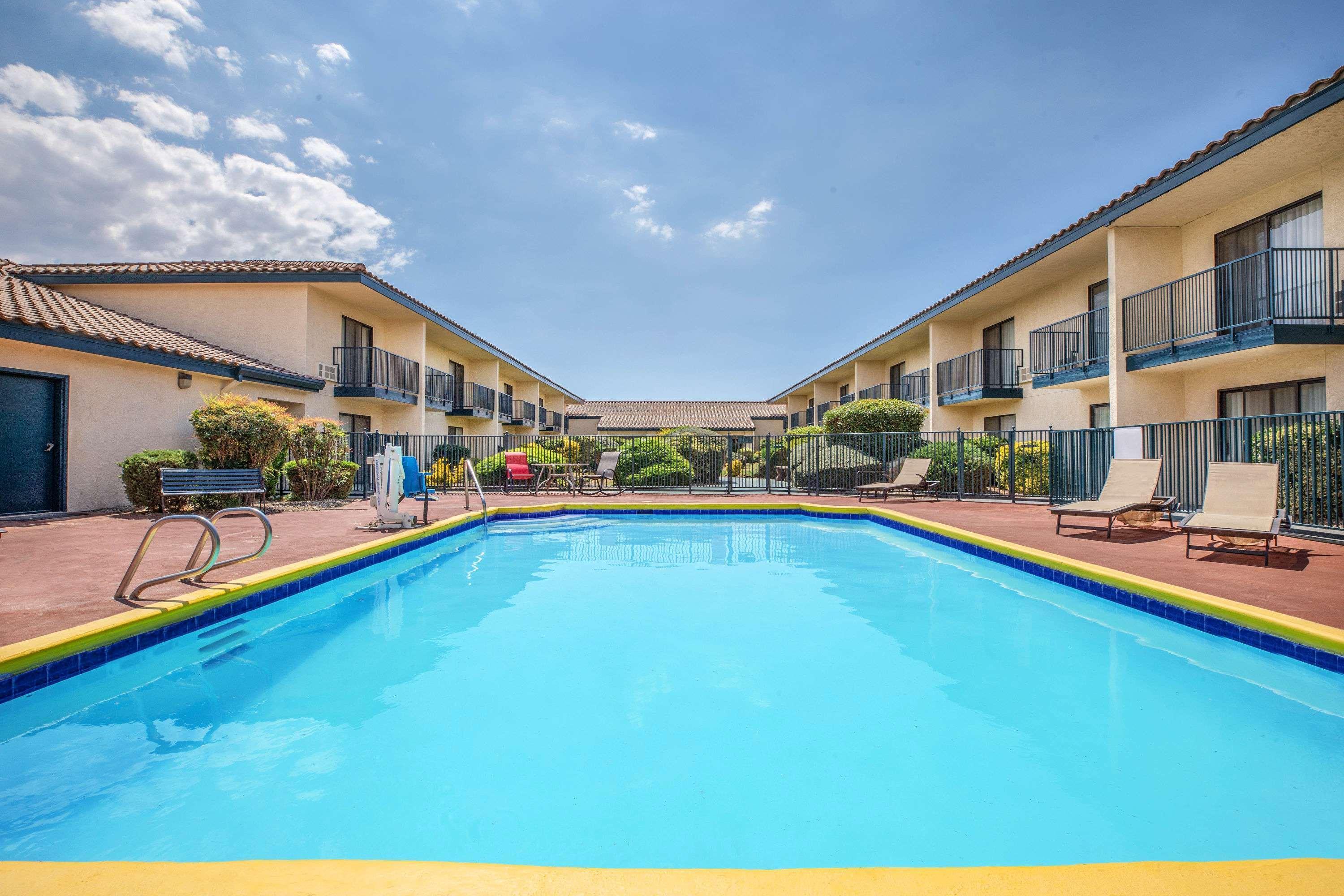 Hotel Baymont By Wyndham Tehachapi Exteriér fotografie